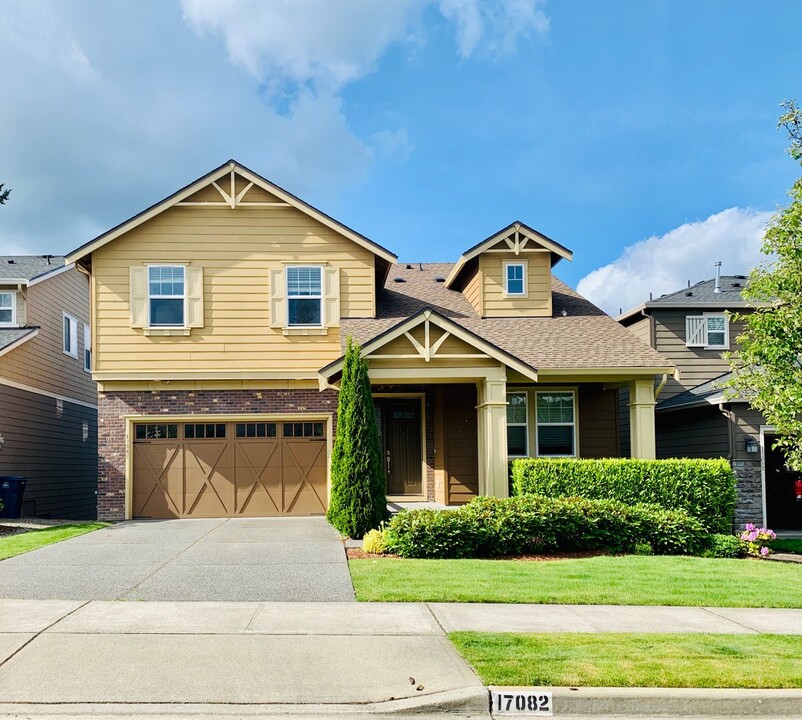 17082 NE 123rd St in Redmond, WA - Building Photo
