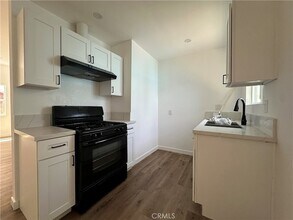 455 W Cowles St, Unit 0202 in Long Beach, CA - Building Photo - Building Photo
