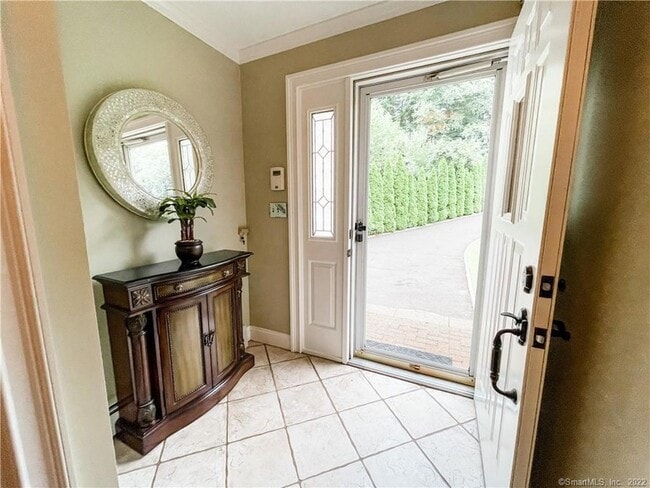 317 Weeping Willow Ln in Fairfield, CT - Building Photo - Building Photo