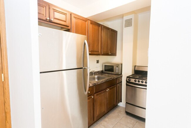 4180 N Marine Dr in Chicago, IL - Building Photo - Building Photo