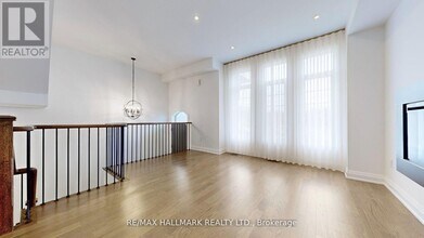 523 Carrville Rd in Richmond Hill, ON - Building Photo - Building Photo