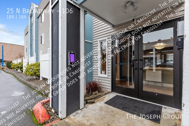 25 N Broadway St in Tacoma, WA - Foto de edificio - Building Photo