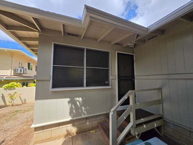 property at 5340 Uhiuhi St