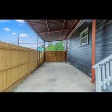 210 N San Jacinto St in San Antonio, TX - Building Photo - Building Photo