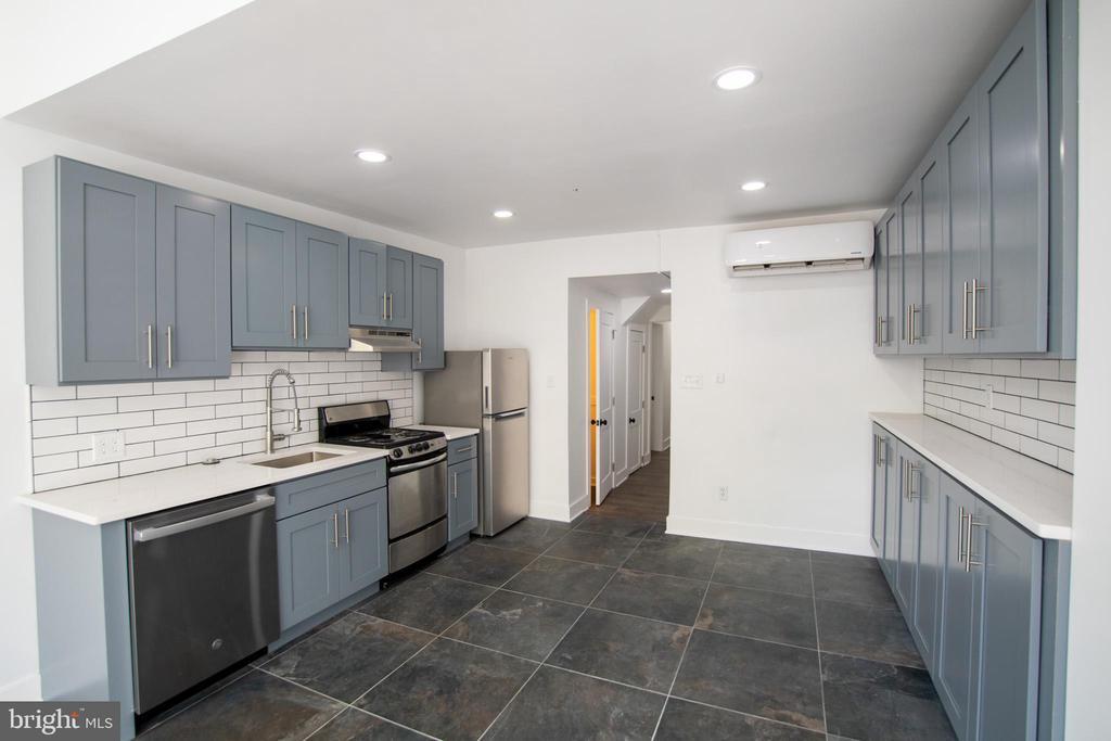 1413 Lombard St in Philadelphia, PA - Building Photo