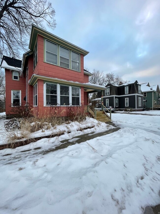 property at 512 Douglas Ave