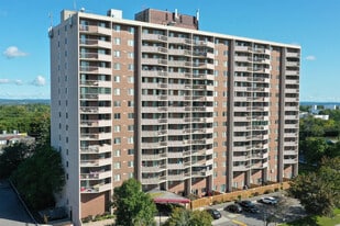 Concorde Apartments in Ottawa, ON - Building Photo