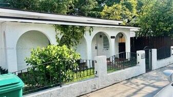 3560 SW 25th Ter in Miami, FL - Building Photo