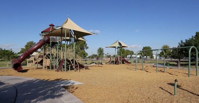 Casas Alquiler en Crystal Gardens, AZ