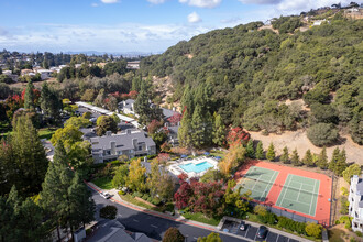 Skyline Hills Apartments II in Oakland, CA - Building Photo - Building Photo