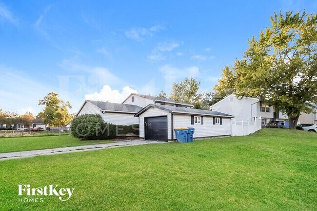 9318 Kingsboro Cir in Indianapolis, IN - Building Photo - Building Photo