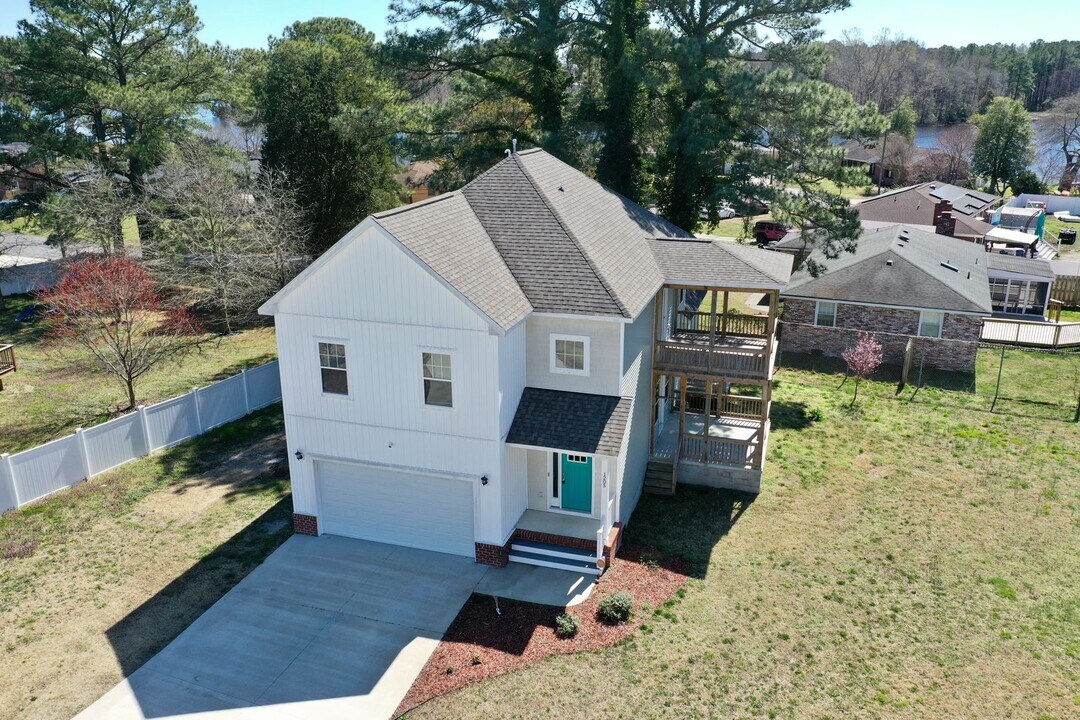 1205 Glen Lndg in Chesapeake, VA - Building Photo