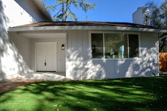 604 Los Olivos Rd in Santa Rosa, CA - Building Photo - Building Photo
