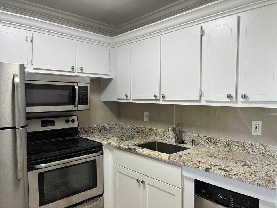 650 Horizon St E in Boynton Beach, FL - Building Photo