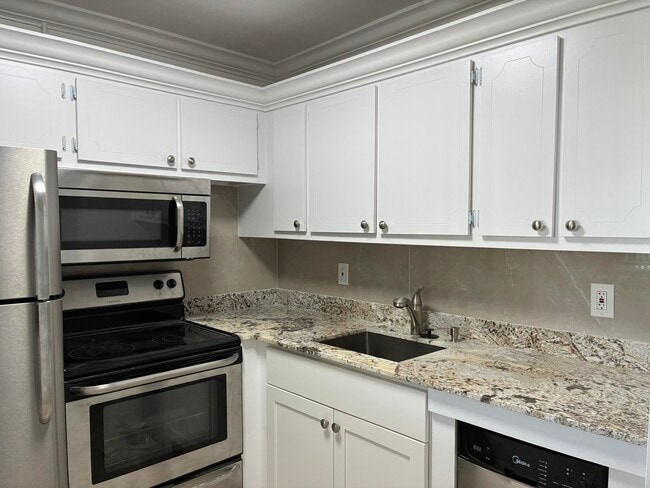 property at 650 Horizon St E