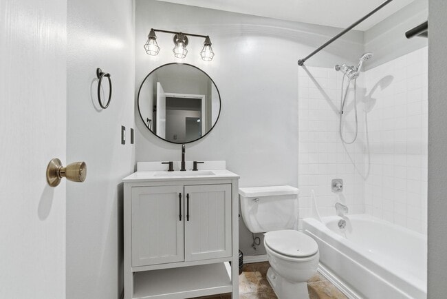 6121 E 6th Ave in Spokane Valley, WA - Foto de edificio - Building Photo