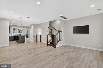 10425 Fernwood Rd in Bethesda, MD - Building Photo - Building Photo