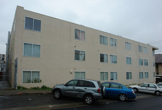 1260 Edgeworth Ave in Daly City, CA - Building Photo - Building Photo