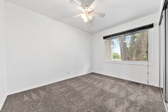 1912 Georgetown Ln in Hoffman Estates, IL - Building Photo - Building Photo