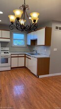 2824 Roundtree Dr in Troy, MI - Foto de edificio - Building Photo