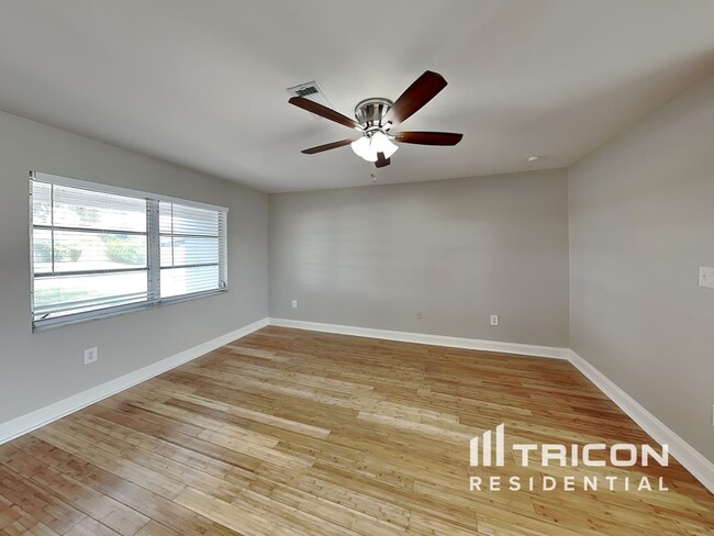 4728 Lark Ridge Cir in Sarasota, FL - Building Photo - Building Photo