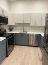 29 Washington St, Unit 201 in Haverhill, MA - Foto de edificio - Building Photo