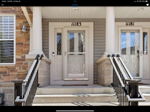 11183 Kinsley St in Eden Prairie, MN - Building Photo - Building Photo