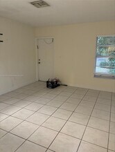 2403 NE 183rd St-Unit -1 in North Miami Beach, FL - Building Photo - Building Photo