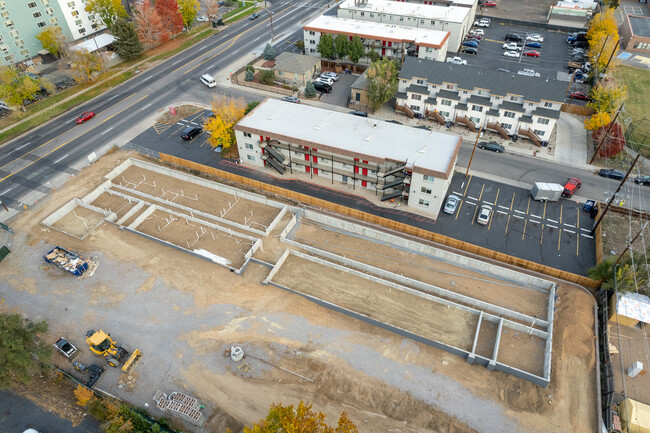 South Federal Flats Apartments in Denver, CO - Building Photo - Building Photo