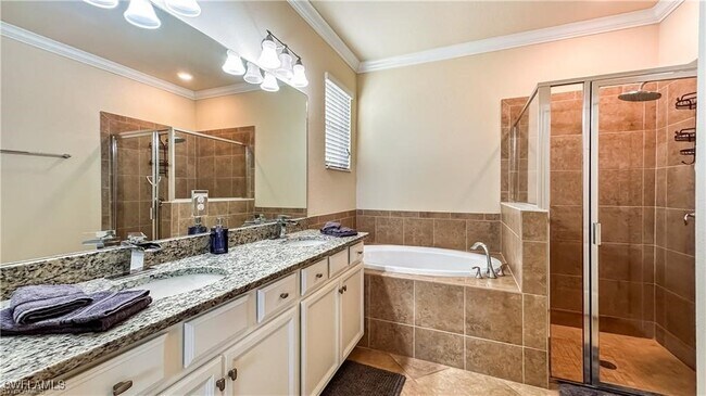 property at 3505 E Hampton Cir