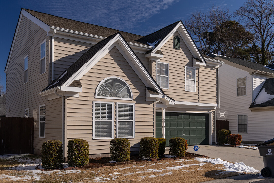 Witchduck Lake Condominiums in Virginia Beach, VA - Building Photo