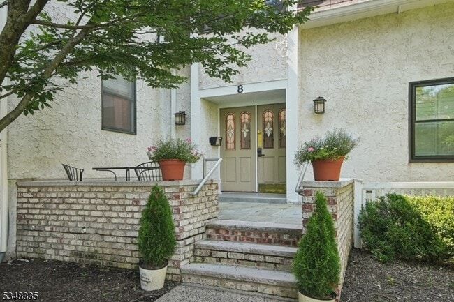 8 Heritage Dr in Chatham Township, NJ - Building Photo - Building Photo