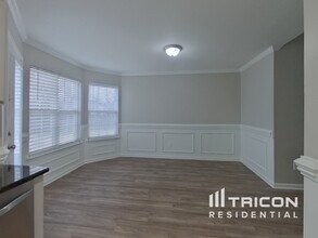 7040 Fox Point Dr in Charlotte, NC - Building Photo - Building Photo