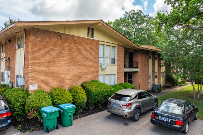 Summer Oaks Apartments in Memphis, TN - Foto de edificio - Building Photo