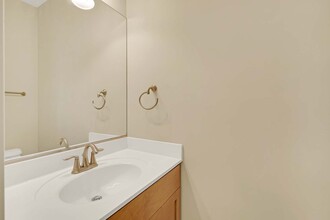 112 Peyton Randolph Dr in Yorktown, VA - Building Photo - Building Photo