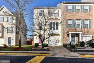 6018 Callaway Ct in Centreville, VA - Building Photo