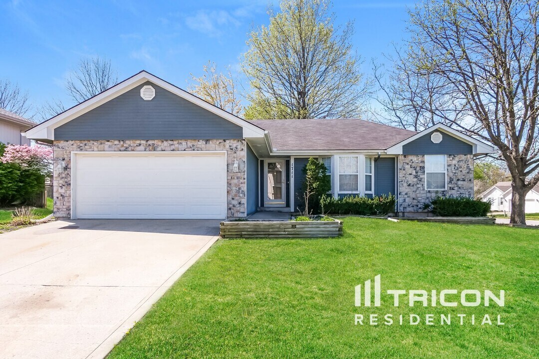 1711 Stasi Ave in Raymore, MO - Building Photo