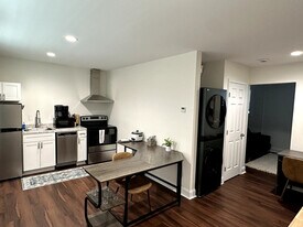 221A Crest Ln in Greenville, SC - Building Photo