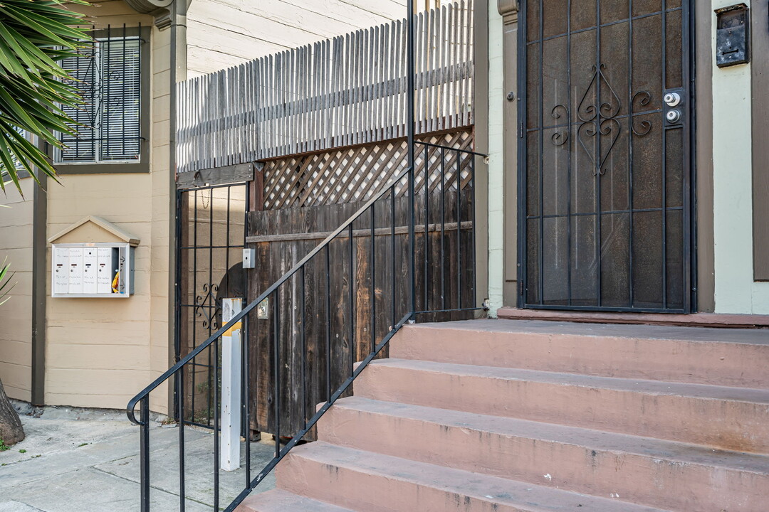 1212 13th Ave in Oakland, CA - Building Photo