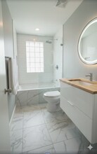 5055 Thomas St in Maple Heights, OH - Foto de edificio - Building Photo