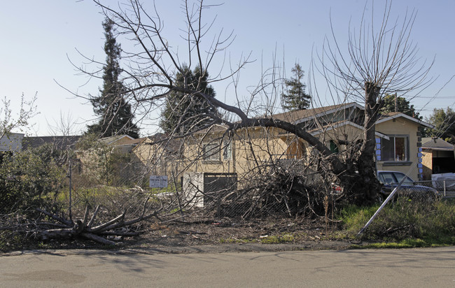 408 Lupine Way in Hayward, CA - Foto de edificio - Building Photo