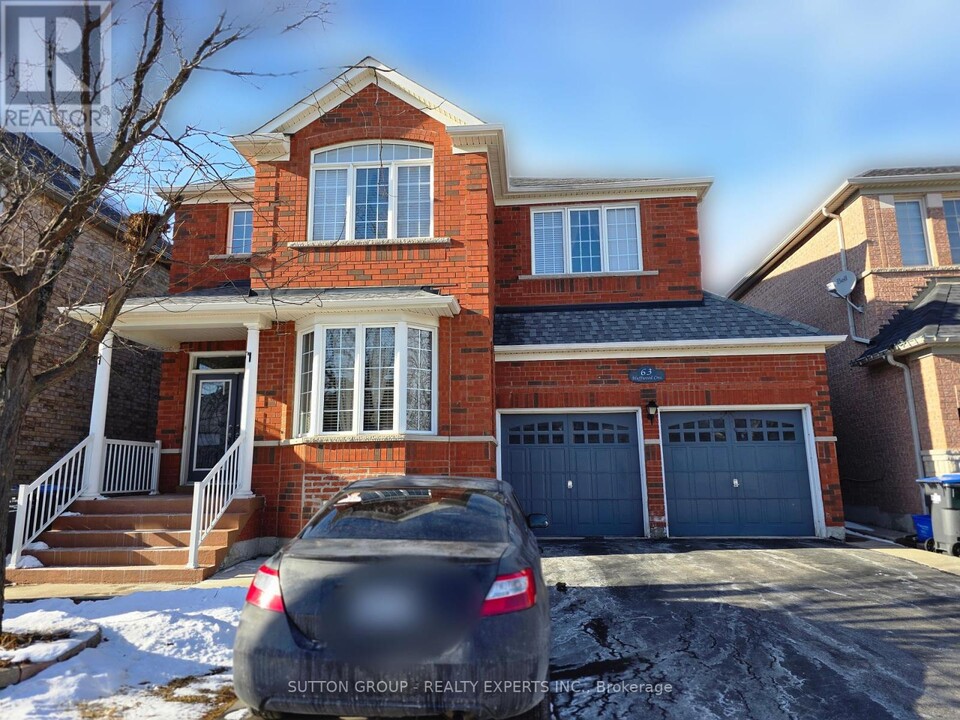 63 Bluffwood Crescent in Brampton, ON - Building Photo