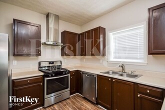 3309 Coach House Ct in Conyers, GA - Foto de edificio - Building Photo