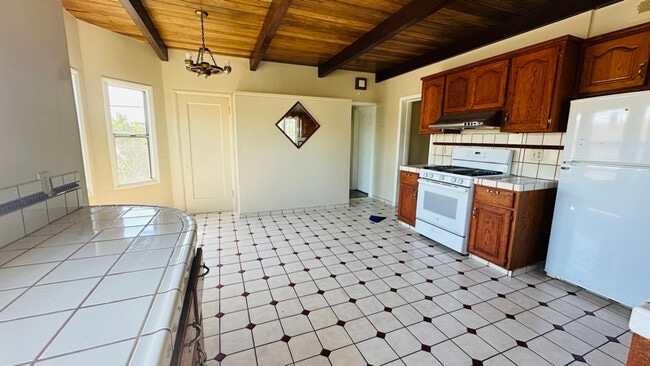 5432 Foothill Blvd