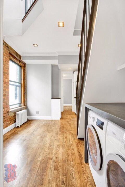 410 E 13th St in New York, NY - Building Photo