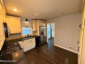 600 Willow Brook Rd in Louisville, KY - Foto de edificio - Building Photo