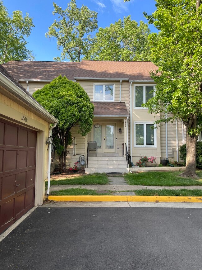 12582 Garland Tree Ct in Fairfax, VA - Building Photo - Building Photo