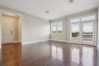 33 Green Village Rd in Madison, NJ - Building Photo - Building Photo