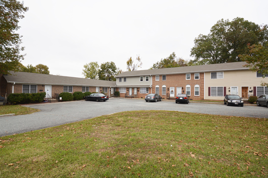 305 Salem Street in Thomasville, NC - Building Photo