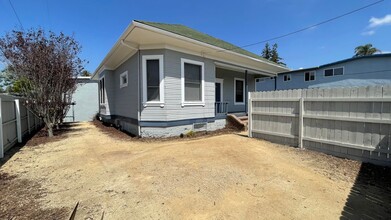 1238 Foothill Blvd in San Luis Obispo, CA - Foto de edificio - Building Photo